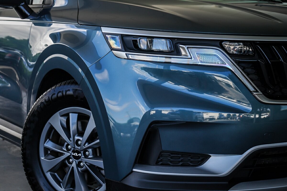 Kia Carnival image 2