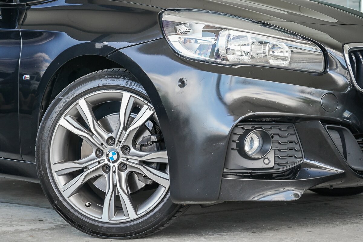 BMW 2 Series image 2