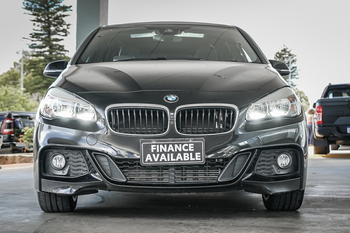 BMW 2 Series image 3