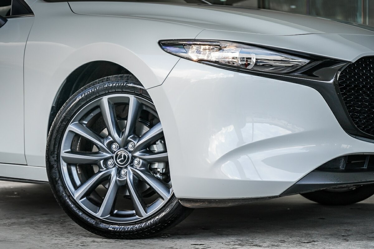 Mazda 3 image 2