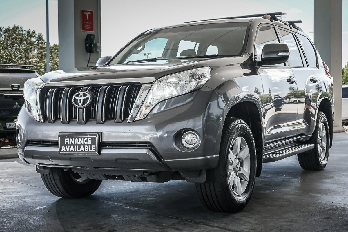 Toyota Landcruiser Prado image 4