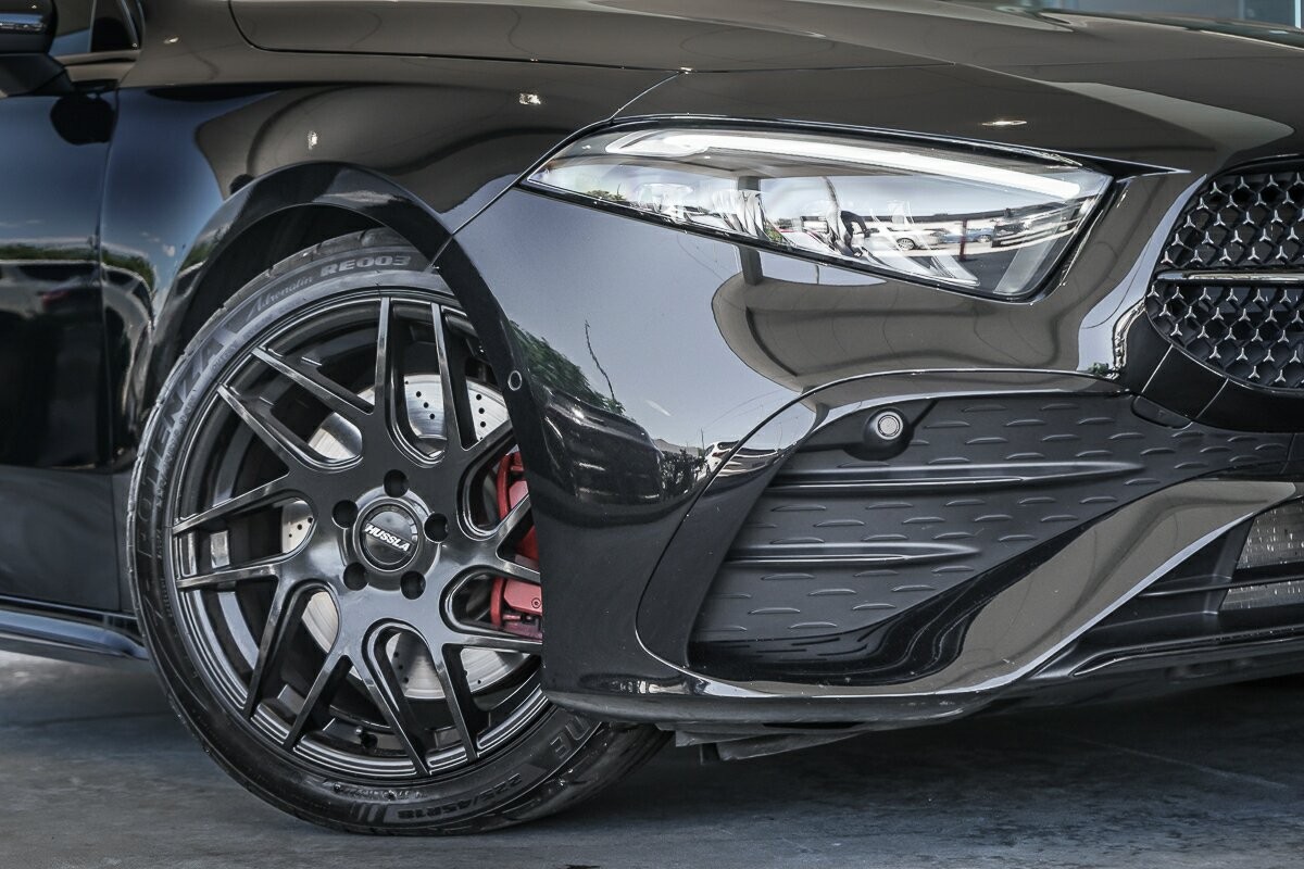 Mercedes Benz A-class image 2