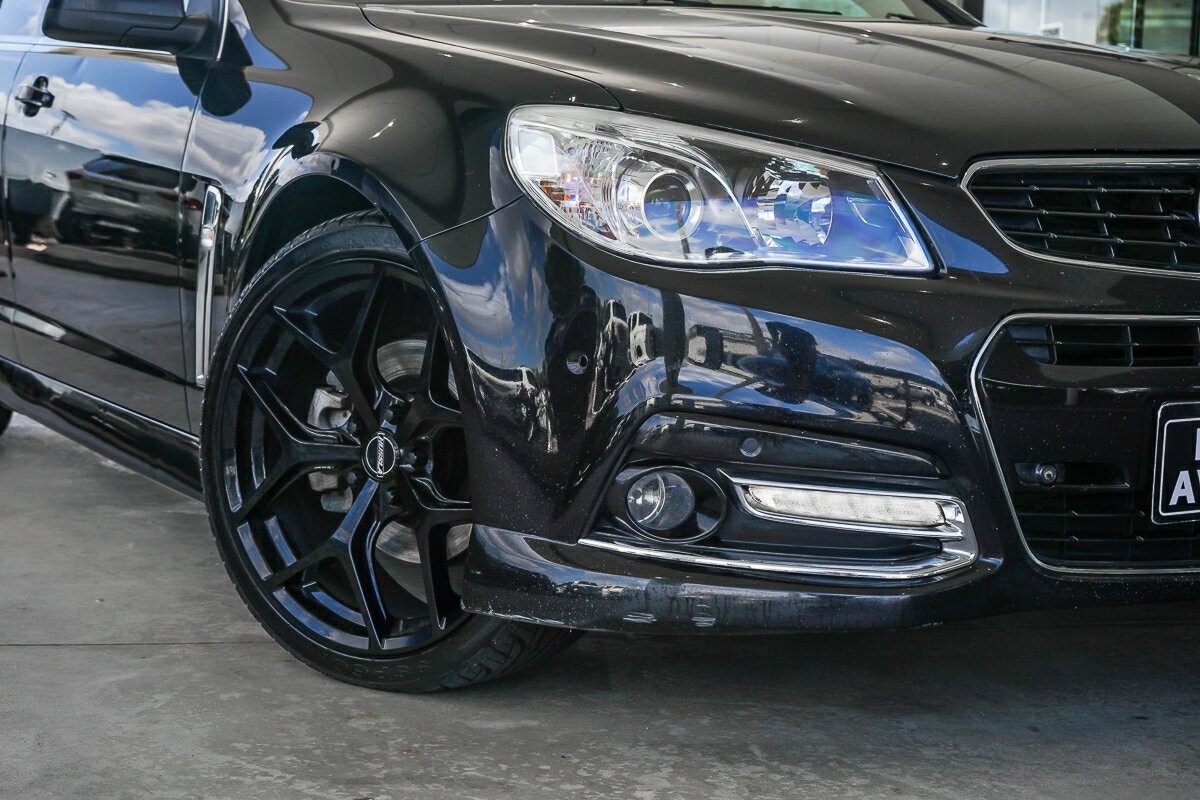 Holden Commodore image 2