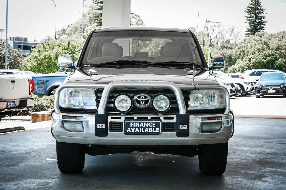 Toyota Landcruiser image 3