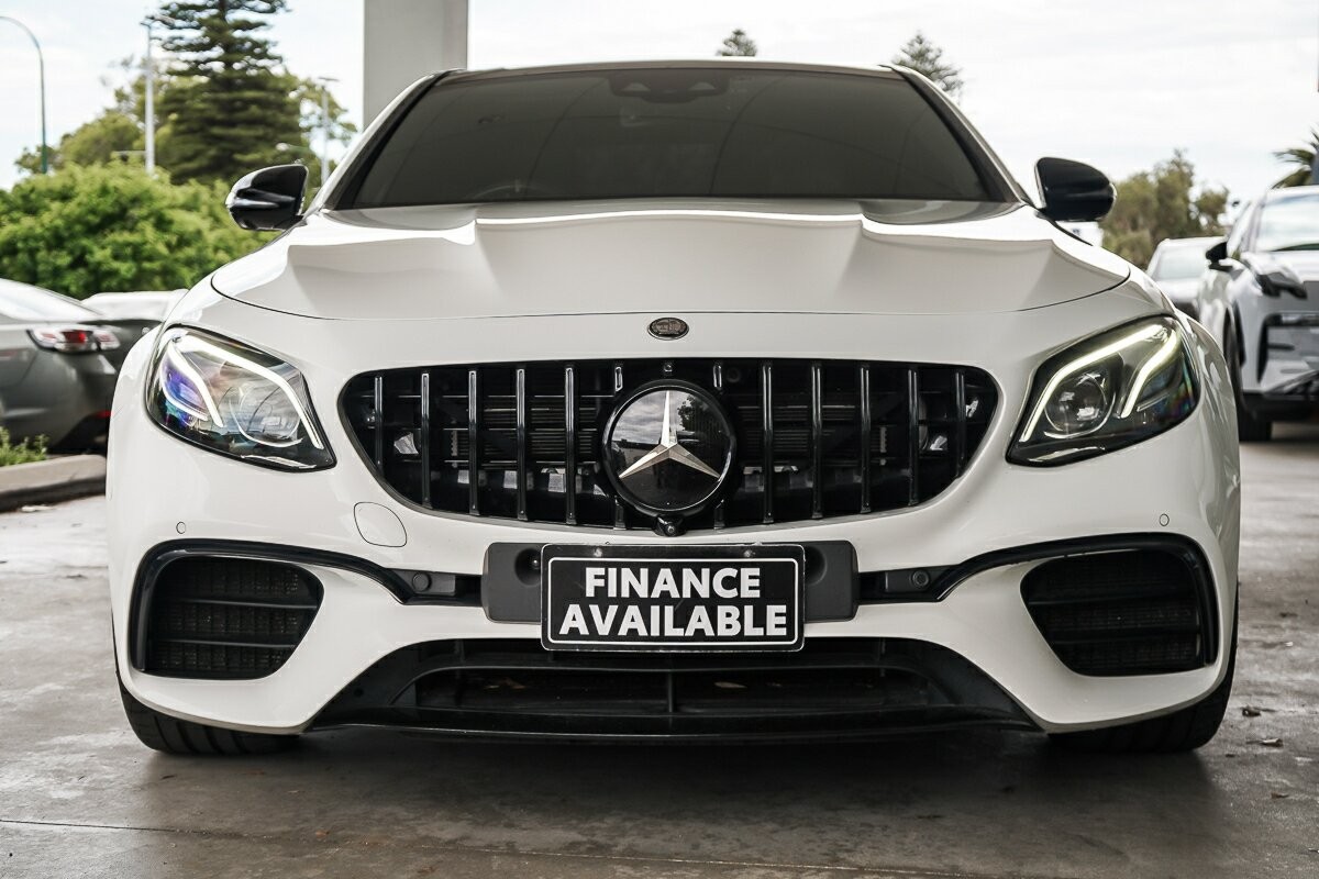 Mercedes Benz E-class image 3