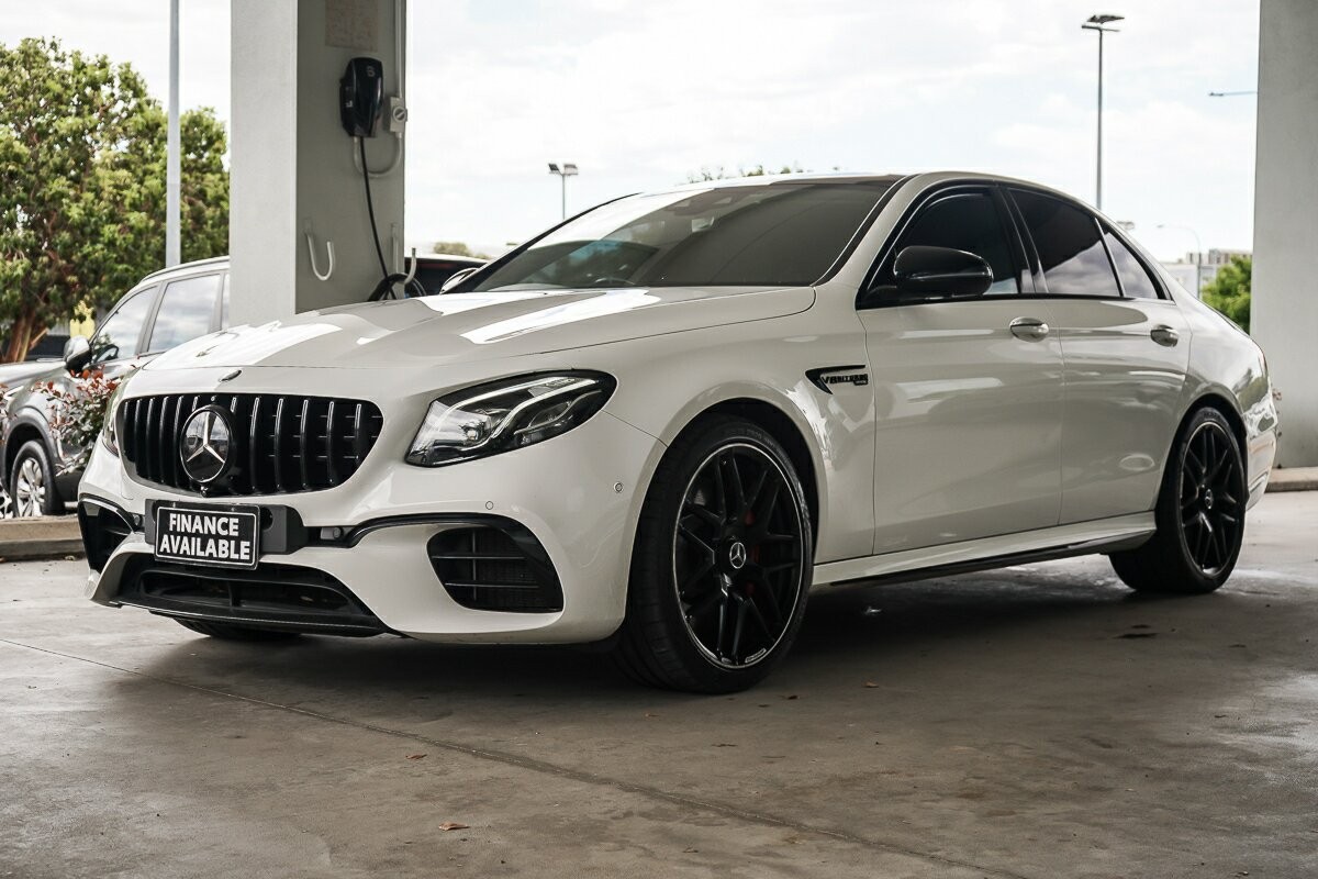 Mercedes Benz E-class image 4