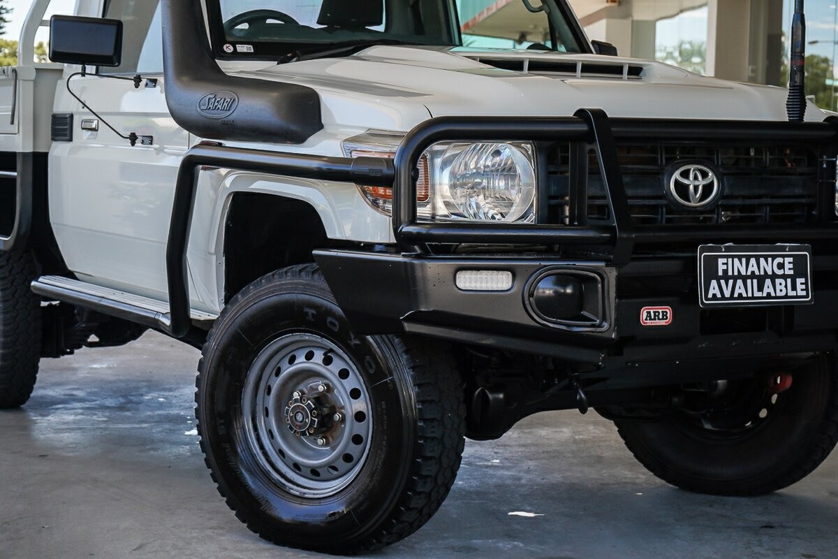 Toyota Landcruiser image 2