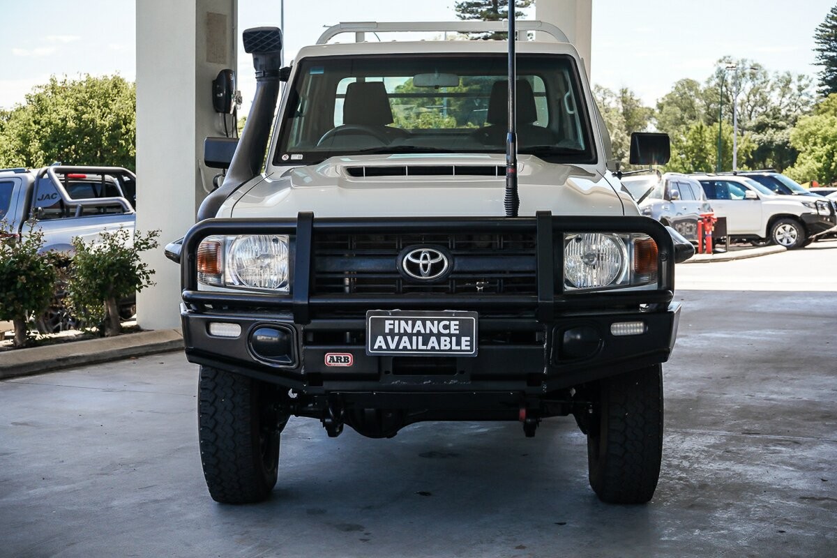 Toyota Landcruiser image 3
