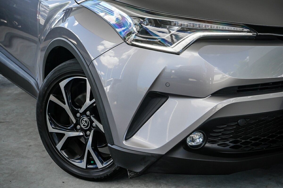 Toyota C-hr image 2