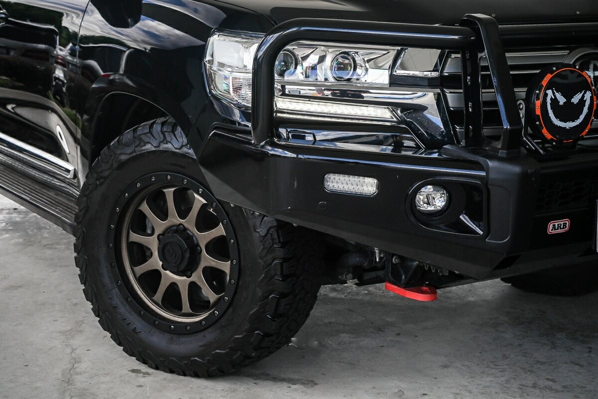 Toyota Landcruiser image 2