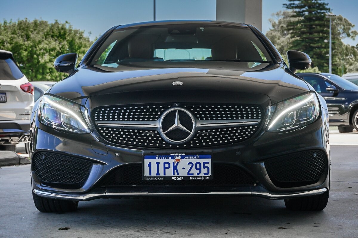 Mercedes Benz C-class image 3