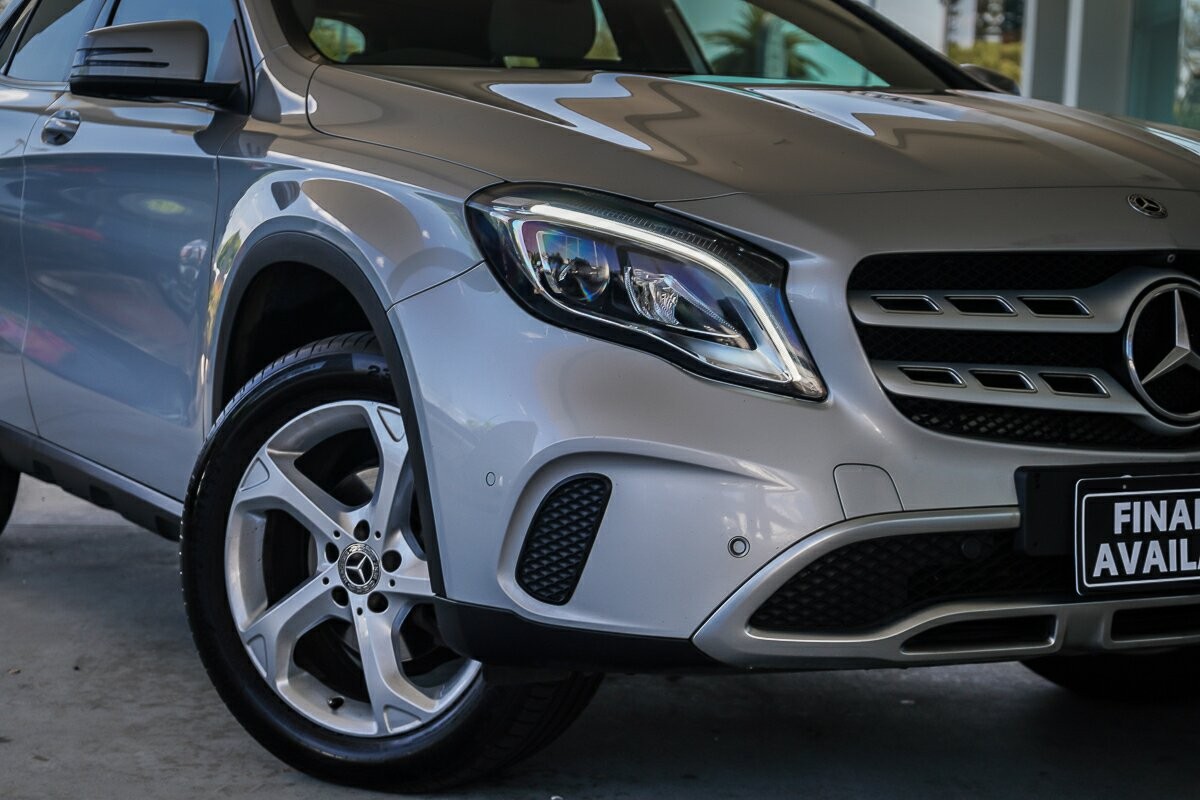Mercedes Benz Gla-class image 2