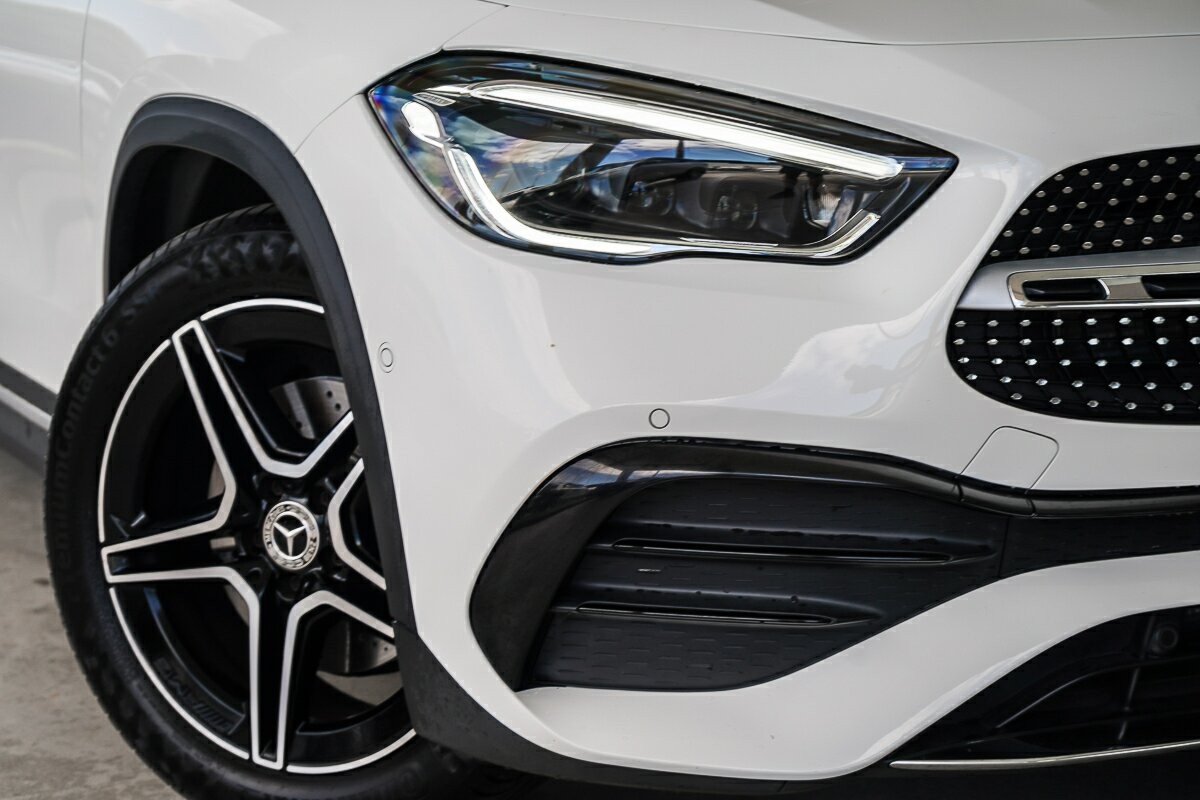 Mercedes Benz Gla-class image 2