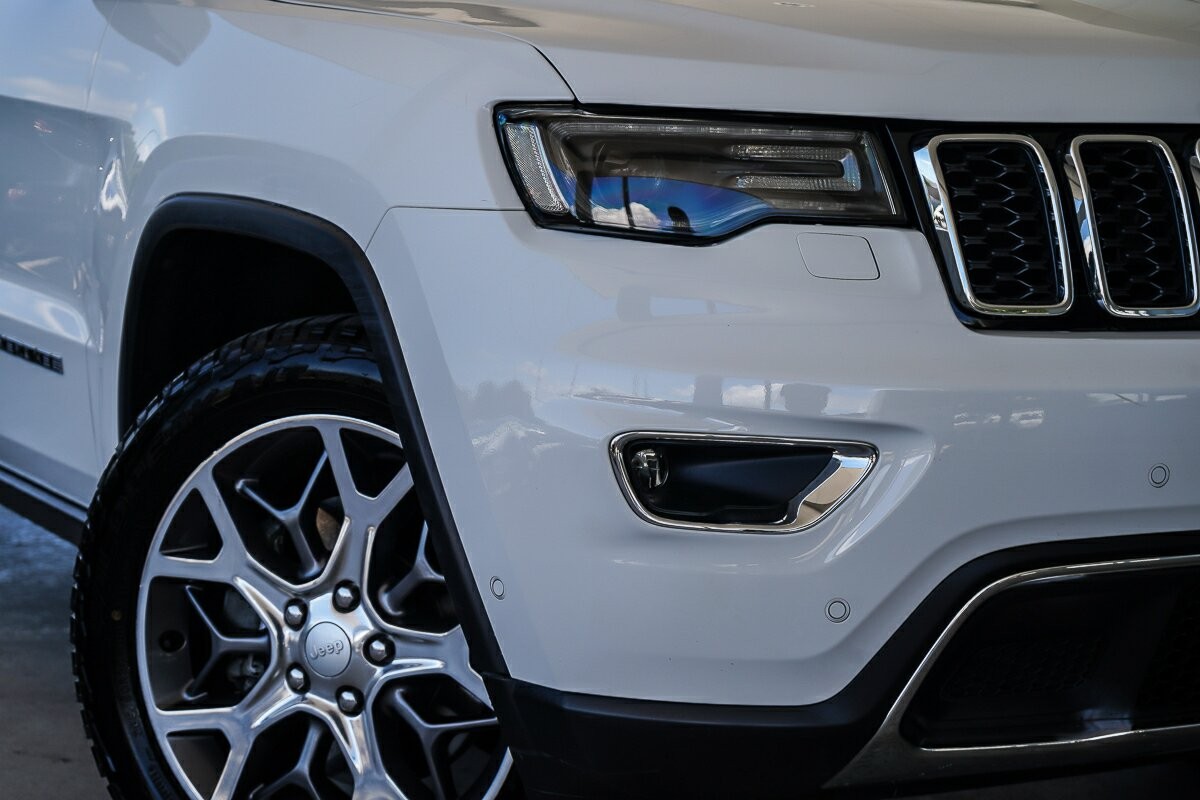 Jeep Grand Cherokee image 2