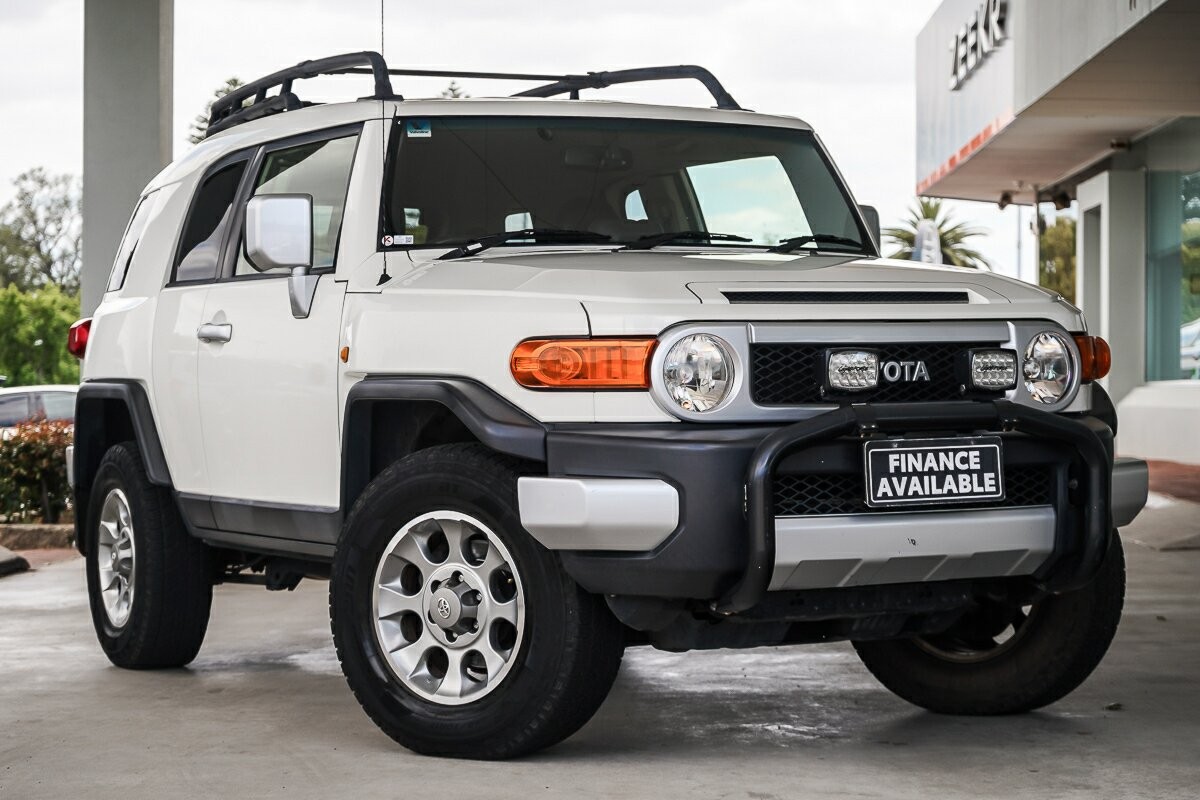 Toyota Fj Cruiser image 1