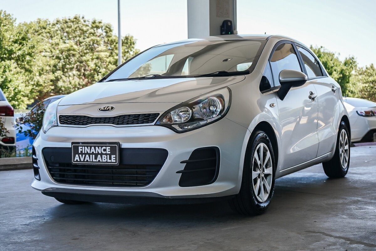 Kia Rio image 3