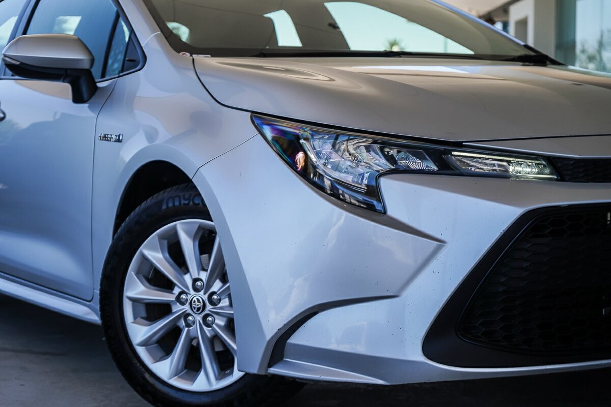 Toyota Corolla image 2