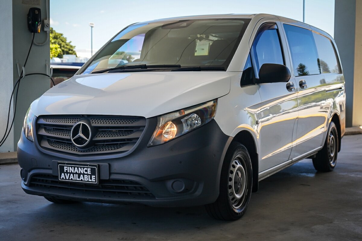 Mercedes Benz Vito image 4