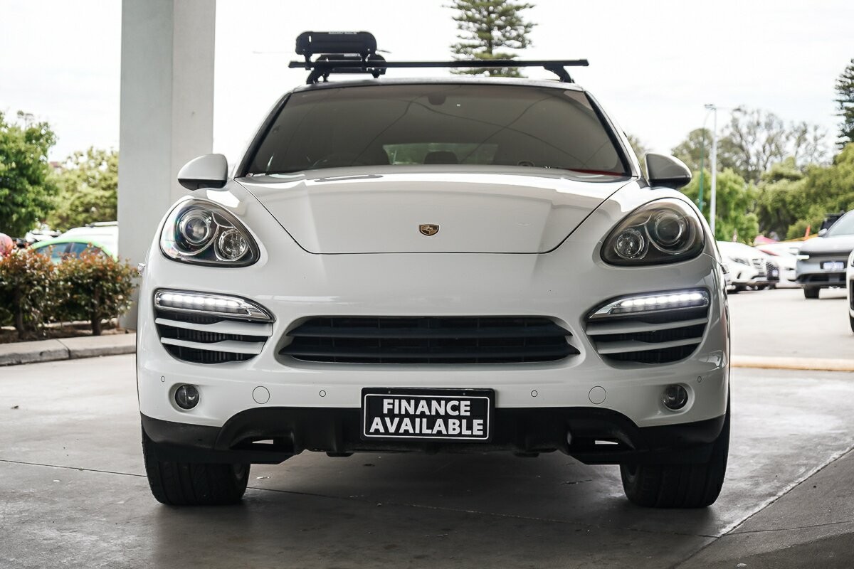 Porsche Cayenne image 2