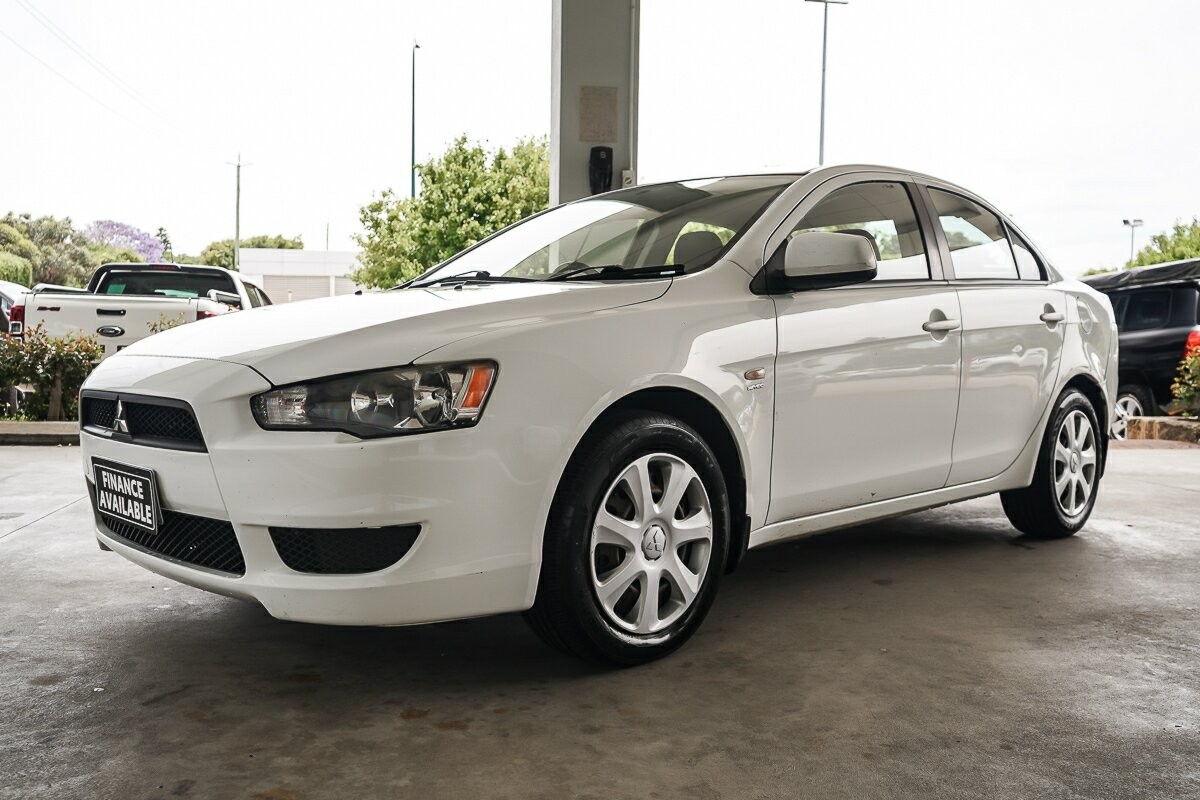 Mitsubishi Lancer image 3