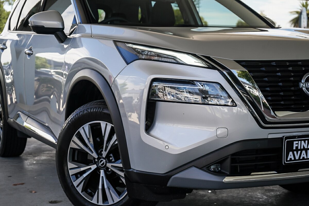 Nissan X-trail image 2