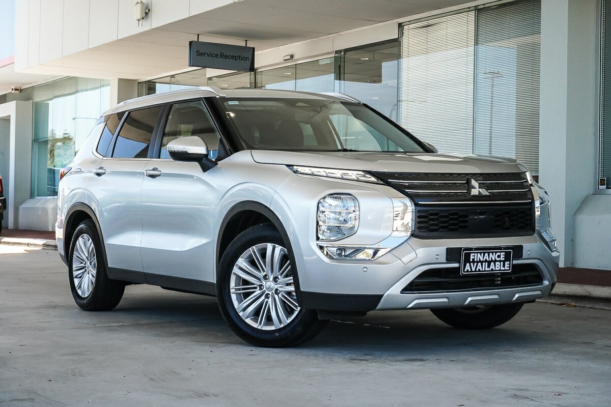 Mitsubishi Outlander image 1