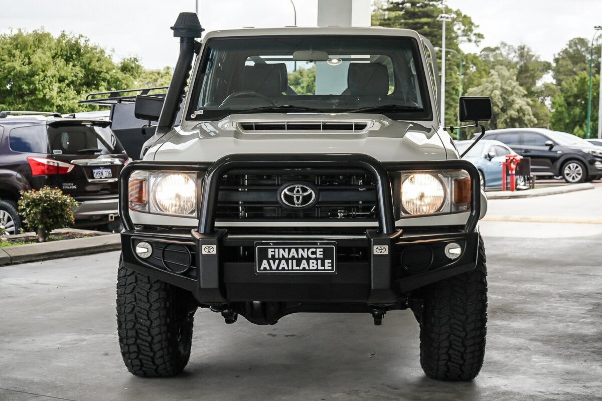 Toyota Landcruiser image 3