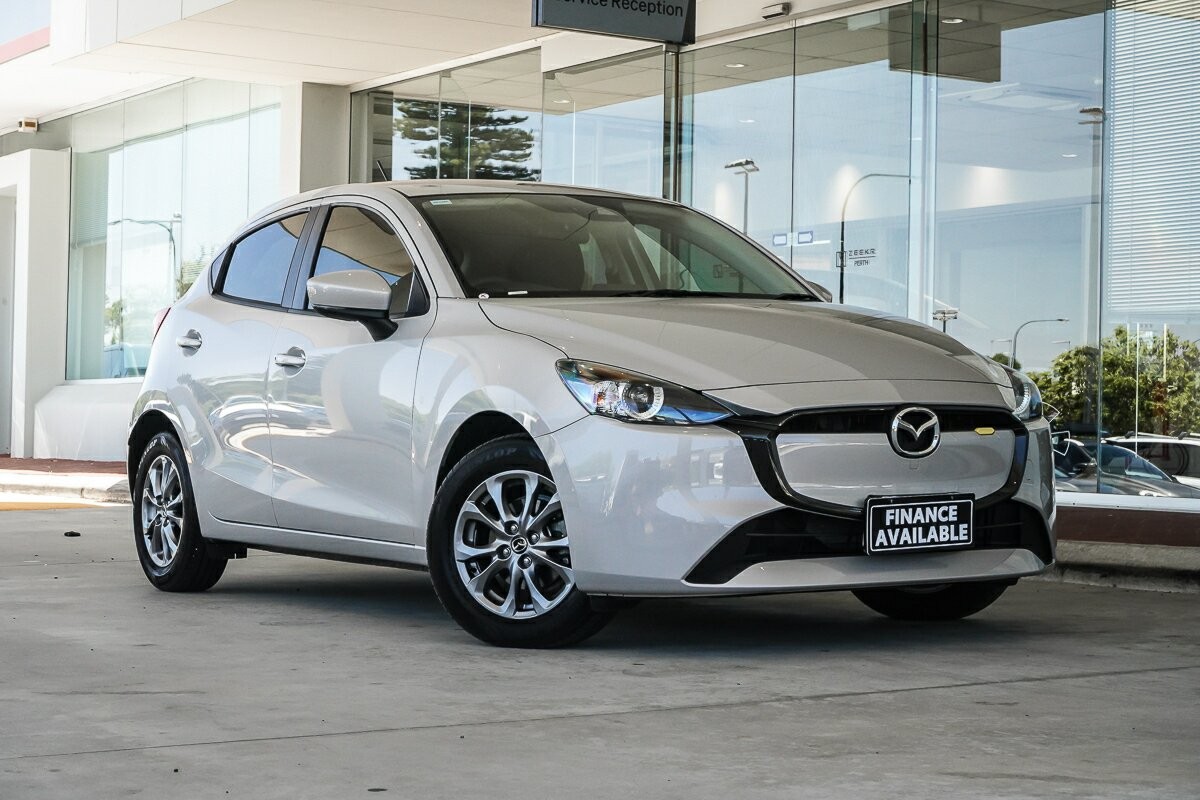 Mazda 2 image 1