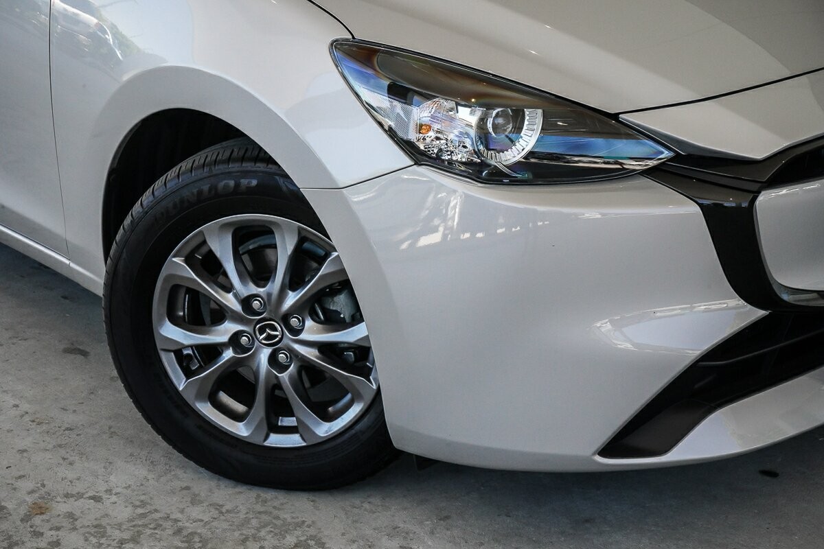 Mazda 2 image 2