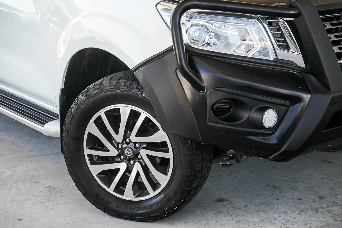 Nissan Navara image 2