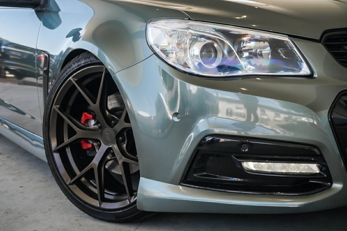 Holden Commodore image 2