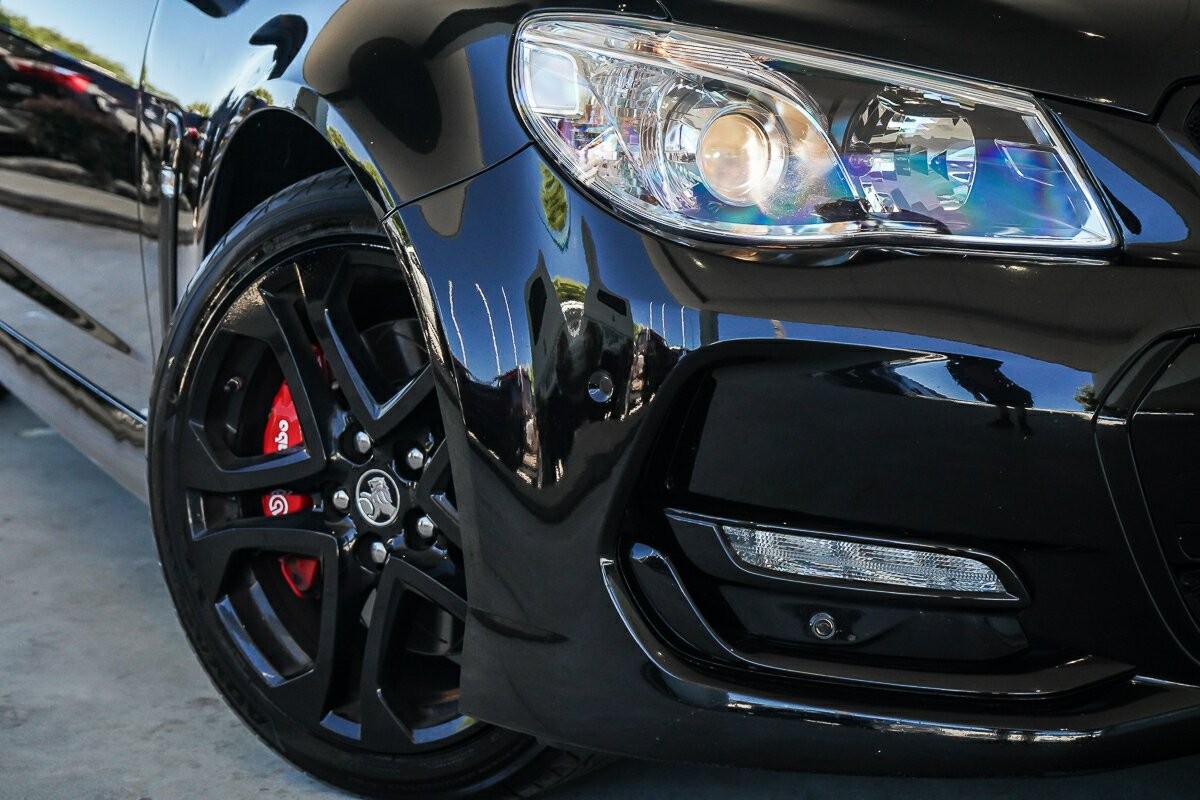 Holden Commodore image 2