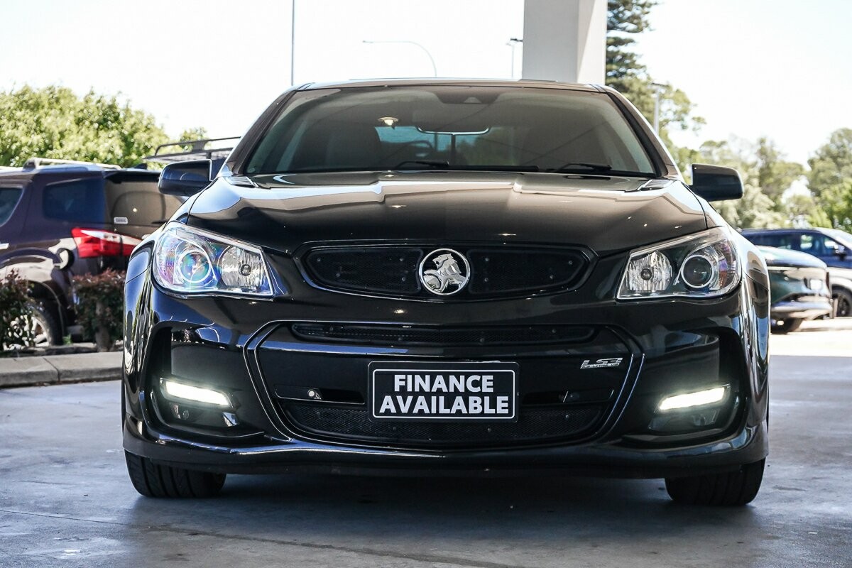Holden Commodore image 3
