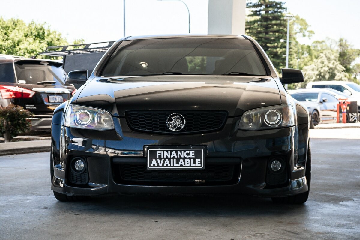 Holden Commodore image 3