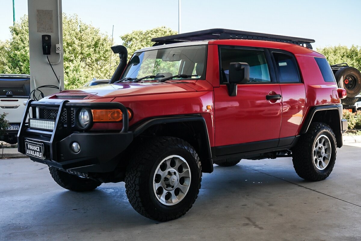 Toyota Fj Cruiser image 4