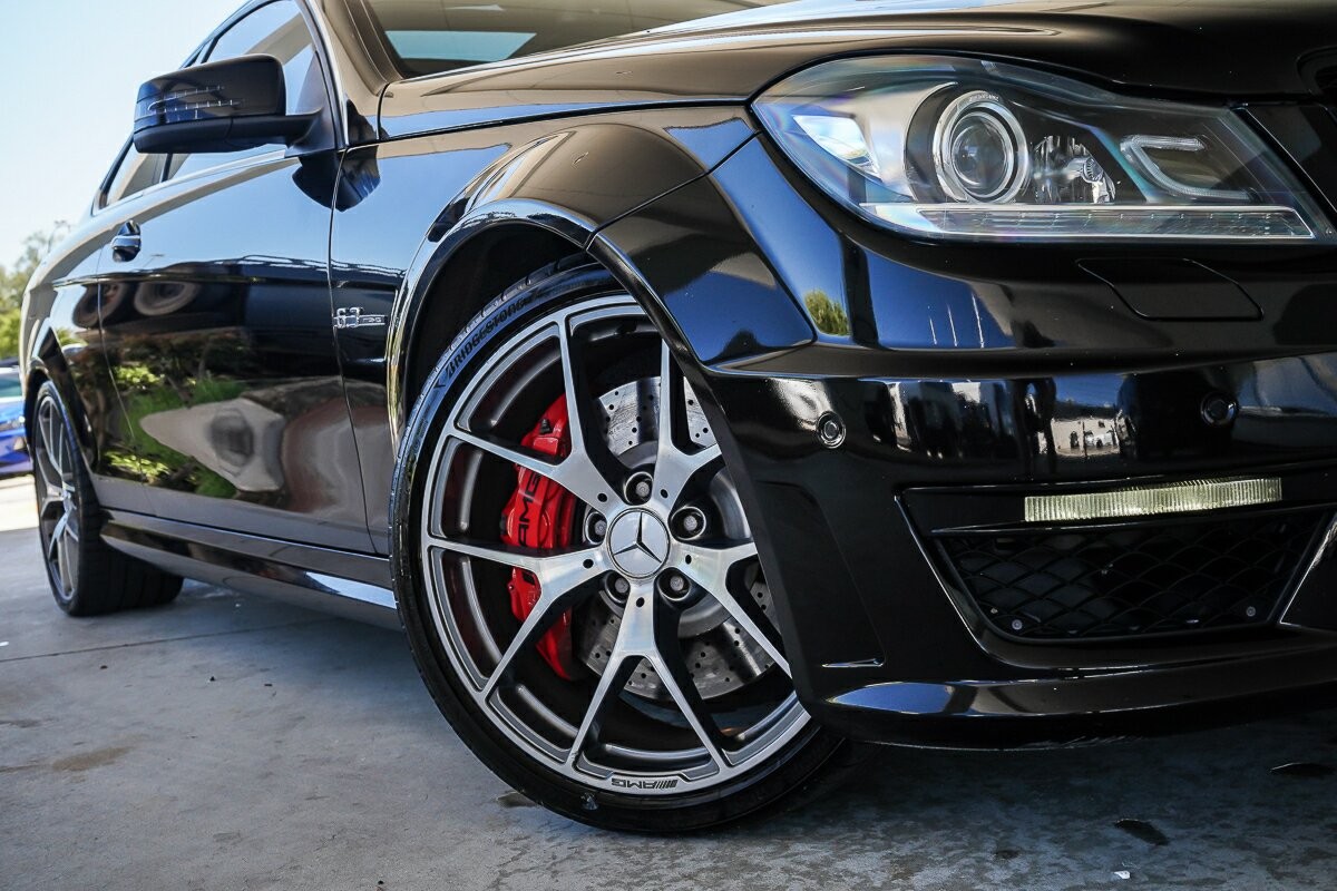 Mercedes Benz C-class image 2