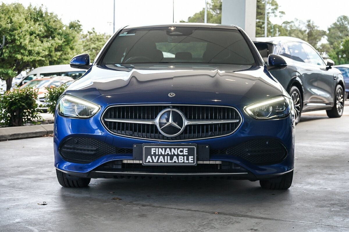 Mercedes Benz C-class image 3