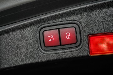https://vehicle-cdn.autoleague.cloud/31373_U309438_12.jpg