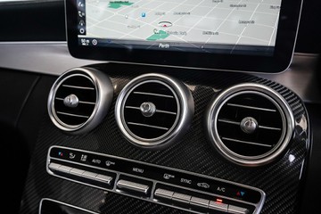 https://vehicle-cdn.autoleague.cloud/31373_U309438_24.jpg