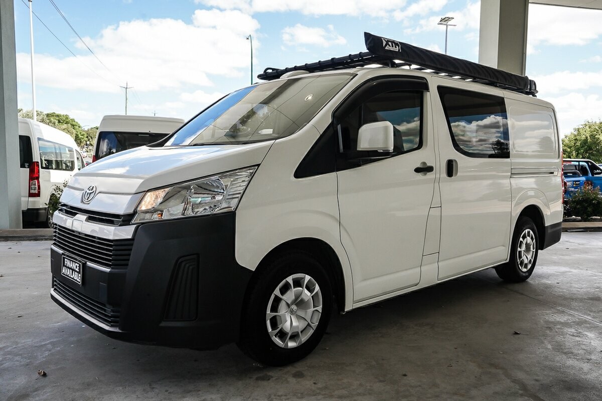 Toyota Hiace image 4