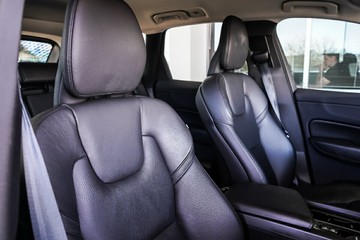 https://vehicle-cdn.autoleague.cloud/31373_U309448_12.jpg