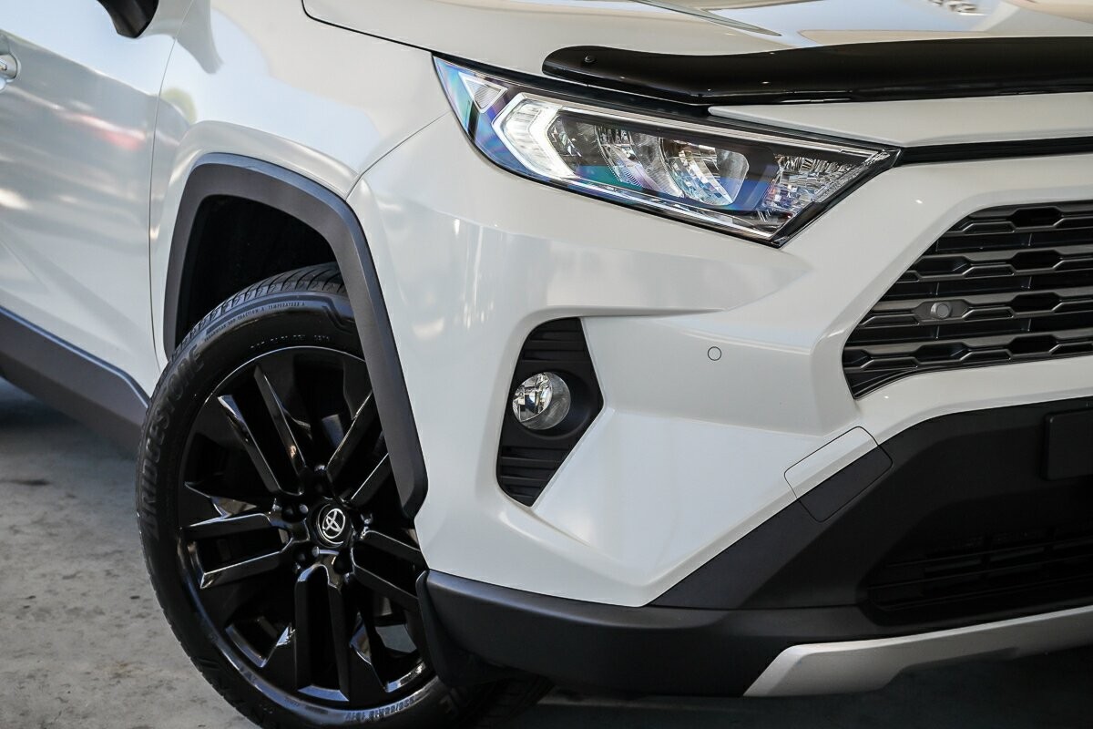 Toyota Rav4 image 2