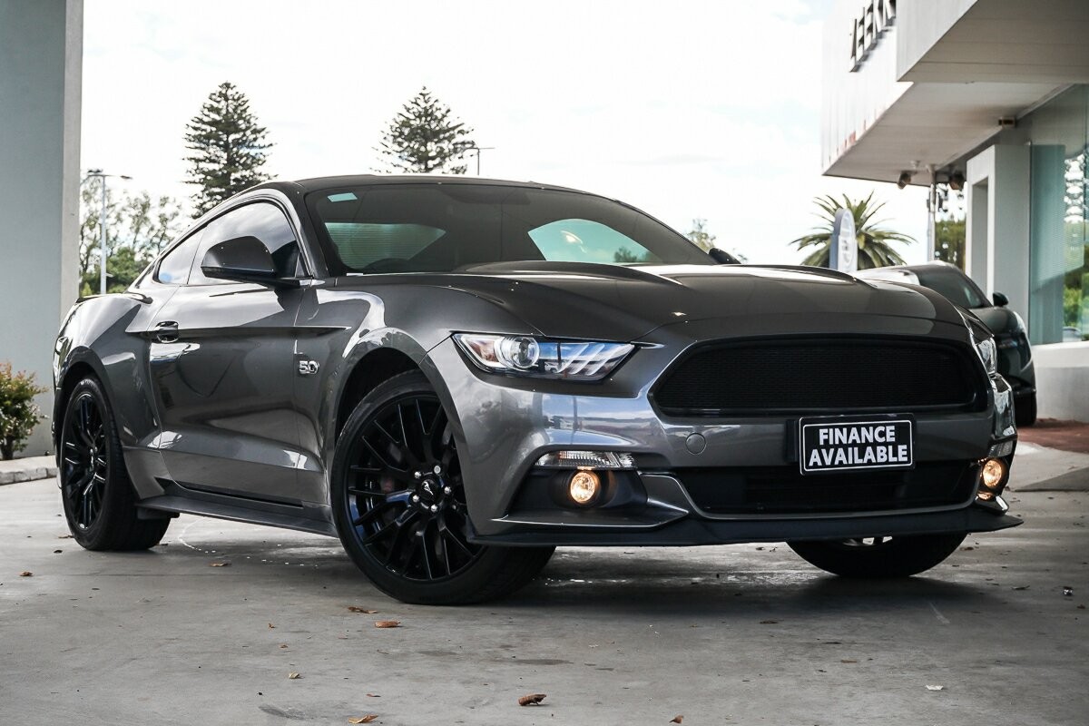 Ford Mustang image 1