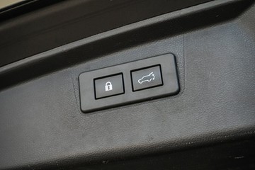 https://vehicle-cdn.autoleague.cloud/31373_U309518_12.jpg
