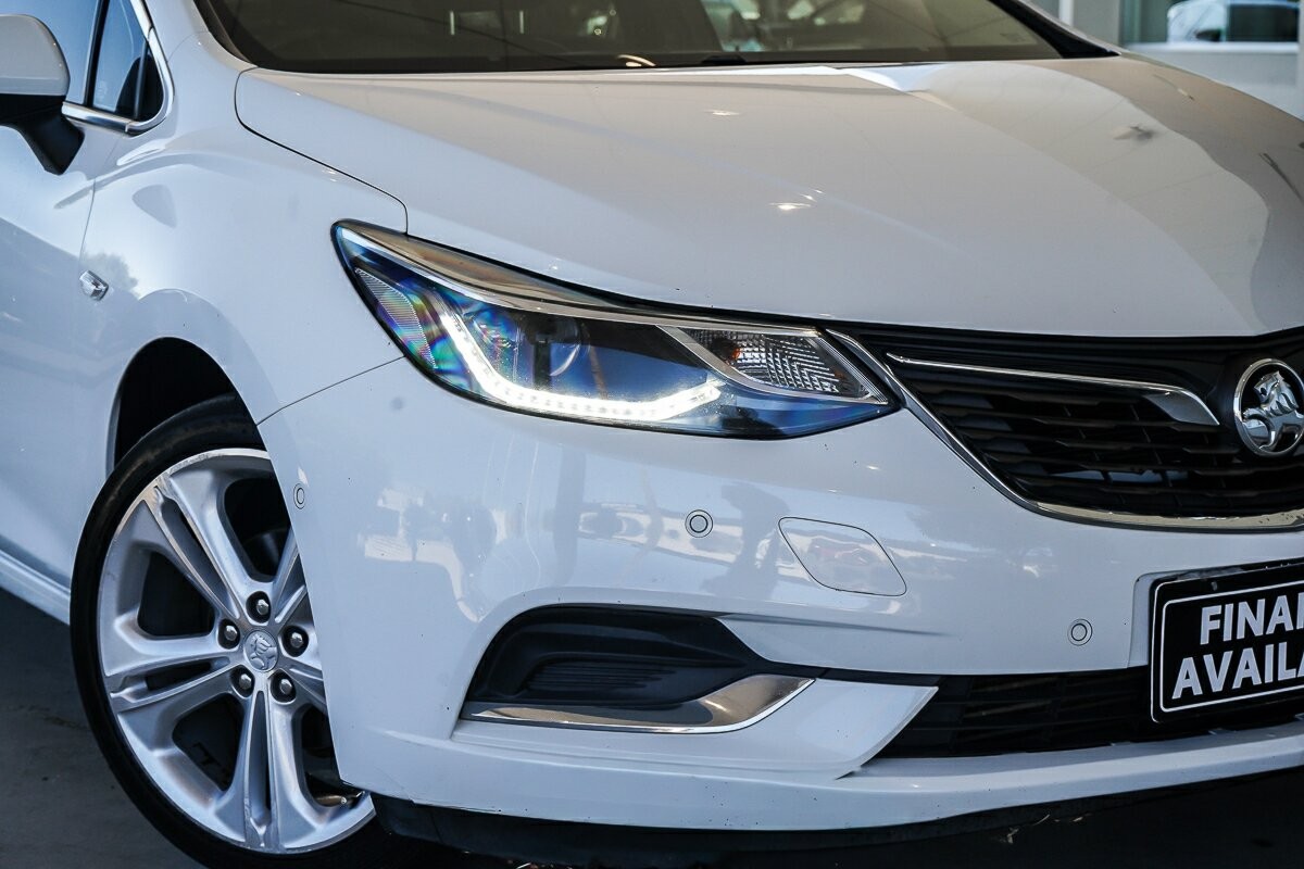 Holden Astra image 2