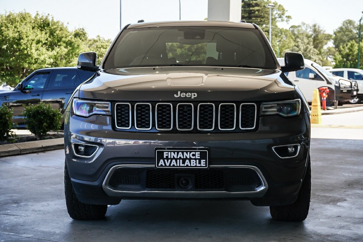 Jeep Grand Cherokee image 3