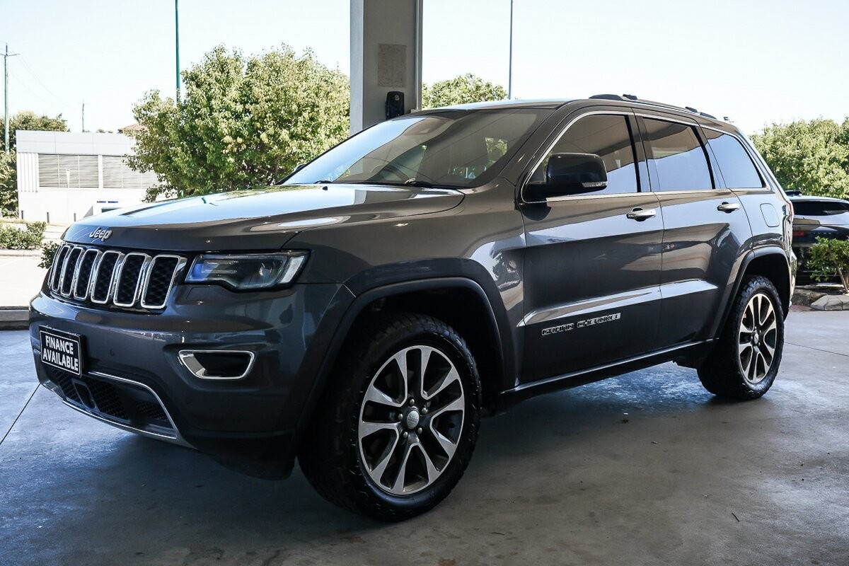 Jeep Grand Cherokee image 4