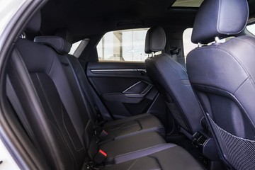 https://vehicle-cdn.autoleague.cloud/31373_U309529_13.jpg