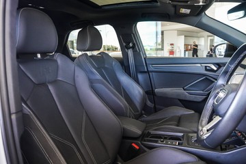 https://vehicle-cdn.autoleague.cloud/31373_U309529_17.jpg
