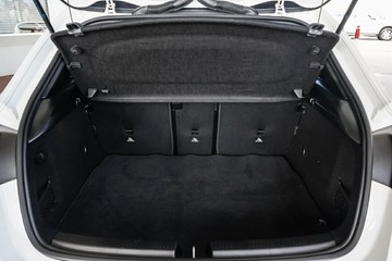 https://vehicle-cdn.autoleague.cloud/31373_U309538_11.jpg
